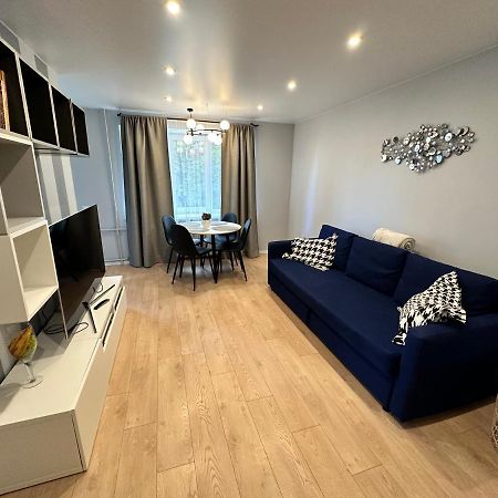 Parkside Escape: Stylish 1-Br Διαμέρισμα Ρίγα Εξωτερικό φωτογραφία