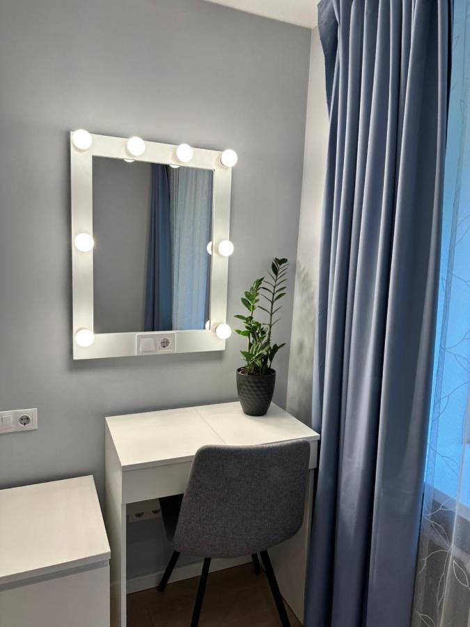 Parkside Escape: Stylish 1-Br Διαμέρισμα Ρίγα Εξωτερικό φωτογραφία