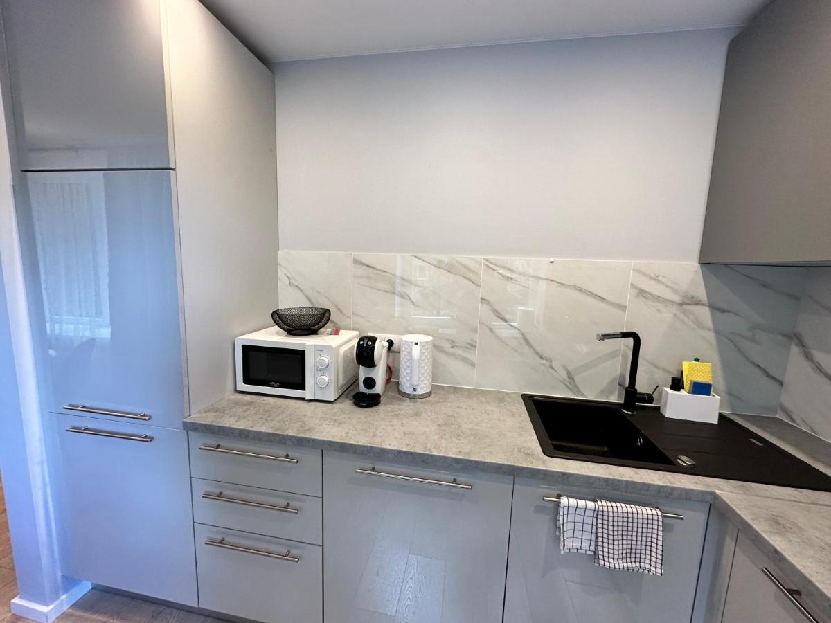 Parkside Escape: Stylish 1-Br Διαμέρισμα Ρίγα Εξωτερικό φωτογραφία